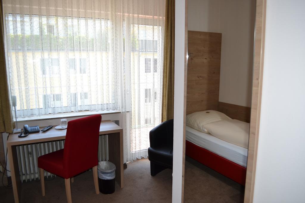 Hotel Minerva Garni Düsseldorf Pokoj fotografie